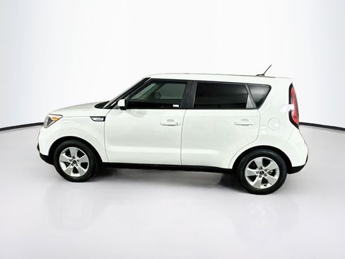 Used 2018 Kia Soul w/ Convenience Package FWD image 4