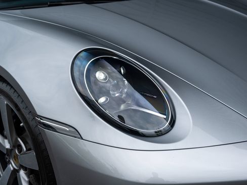 Certified 2023 Porsche 911 Carrera RWD image 16