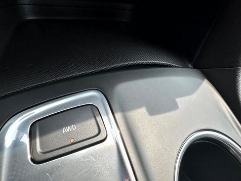 Used 2021 Chevrolet Equinox LT image 39