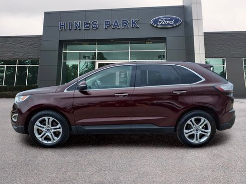 Used 2018 Ford Edge Titanium w/ Equipment Group 302A AWD/4WD image 4