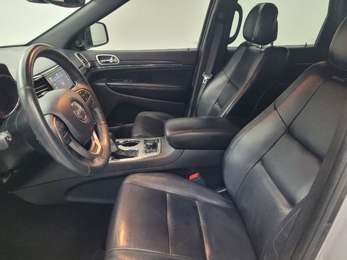 Used 2019 Jeep Grand Cherokee Limited AWD/4WD image 17