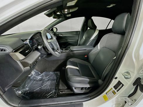 Certified 2025 Toyota Camry SE FWD image 12
