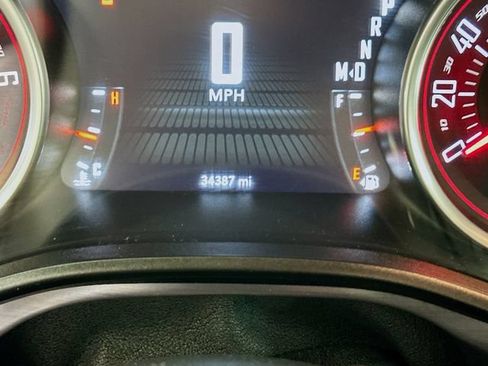 Used 2016 Dodge Challenger SXT w/ Driver Convenience Group RWD image 15