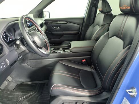 Used 2025 Honda Pilot TrailSport image 13
