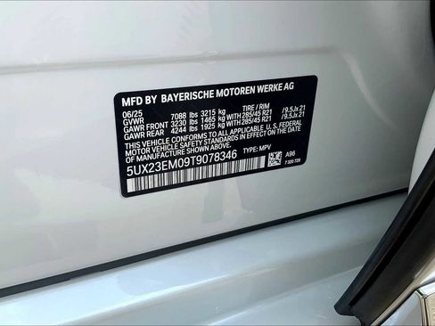 Used 2026 BMW X7 xDrive40i w/ Premium Package image 18