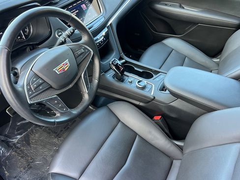 Used 2022 Cadillac XT5 Sportv w/ LPO, ONYX Package image 10