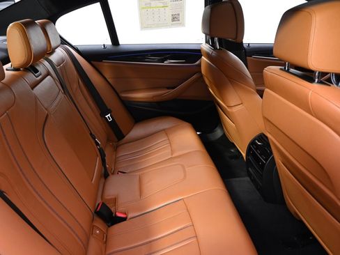 Used 2017 BMW 540i xDrive image 17