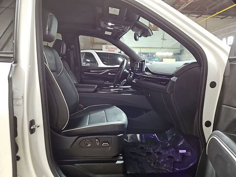 Used 2023 Cadillac Escalade Sport image 8