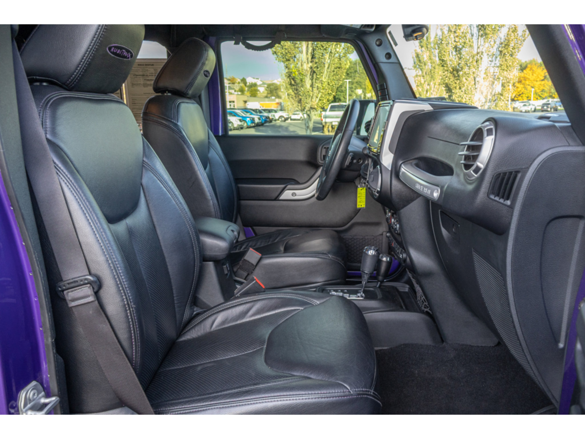 Used 2017 Jeep Wrangler Unlimited Rubicon w/ Cold Weather Group AWD/4WD image 12