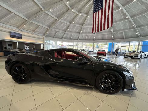 Used 2023 Chevrolet Corvette Z06 image 2