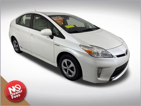 Used 2015 Toyota Prius Two FWD image 1