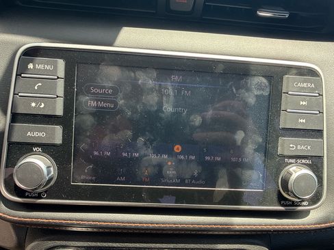 Used 2018 Nissan Kicks SR FWD image 12