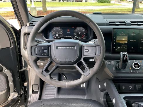 Used 2023 Land Rover Defender 90 V8 image 5