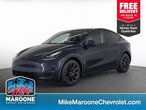 Used 2024 Tesla Model Y 2WD image 1