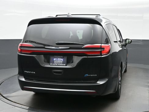 Used 2021 Chrysler Pacifica Limited w/ Uconnect Theater Family Group FWD image 5