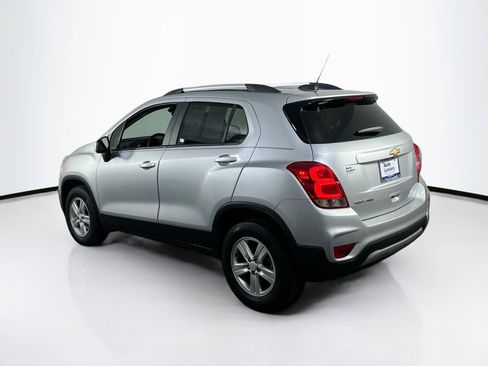 Used 2022 Chevrolet Trax LT w/ LT Convenience Package AWD/4WD image 7