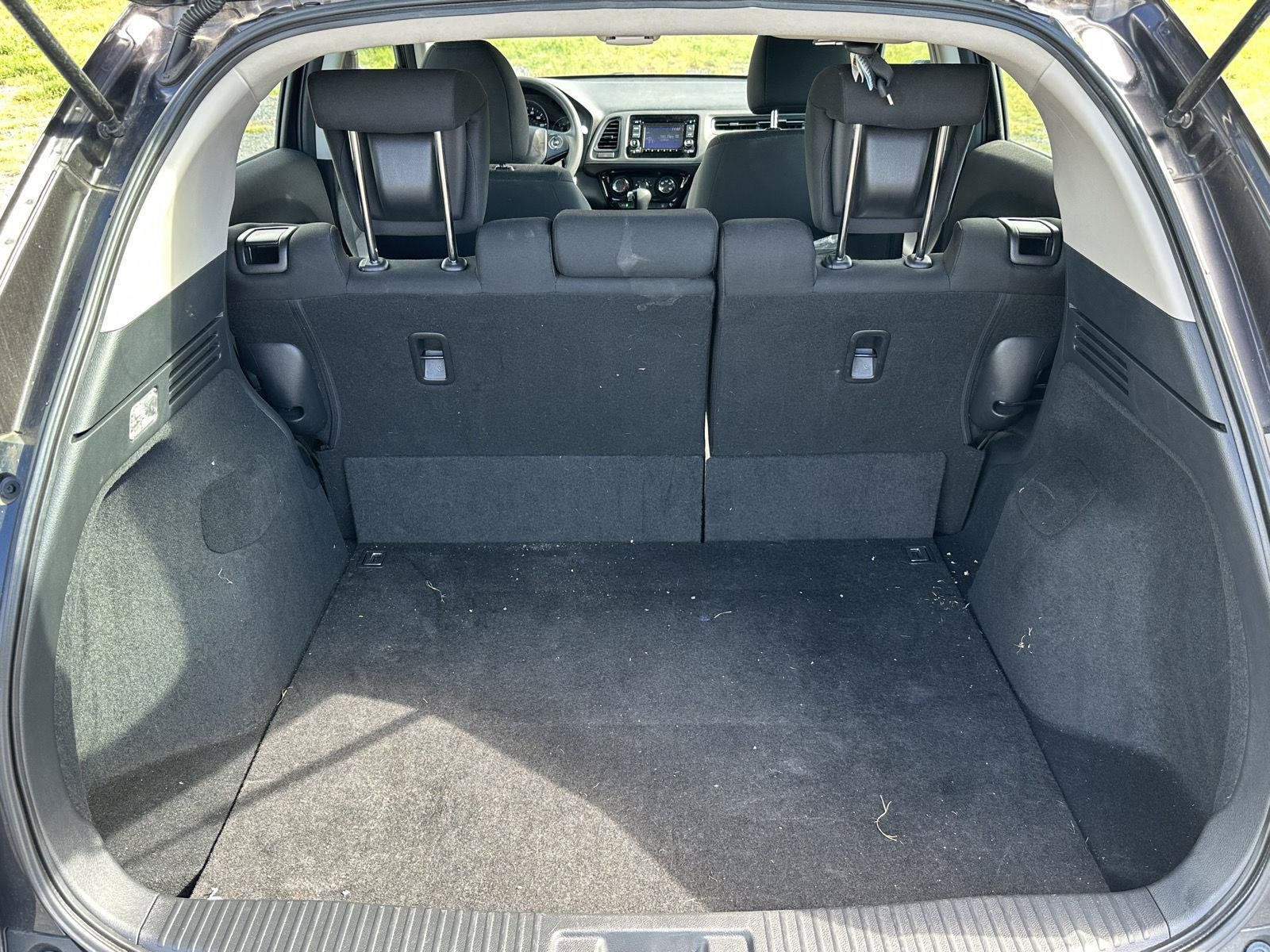 Used 2018 Honda HR-V LX image 12
