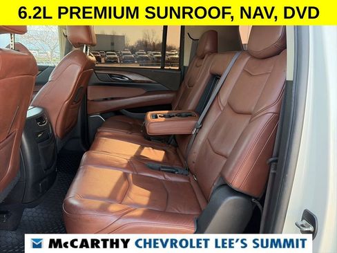 Used 2015 Cadillac Escalade ESV Premium image 51