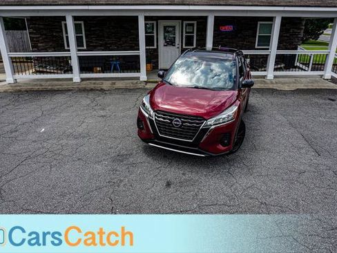 Used 2022 Nissan Kicks SR w/ Premium Package FWD image 3
