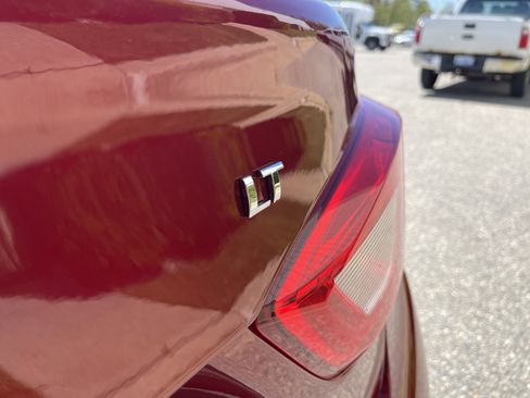 Used 2018 Chevrolet Cruze LT w/ LT Convenience Package FWD image 26