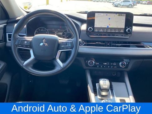 Used 2024 Mitsubishi Outlander SE Black Edition image 6