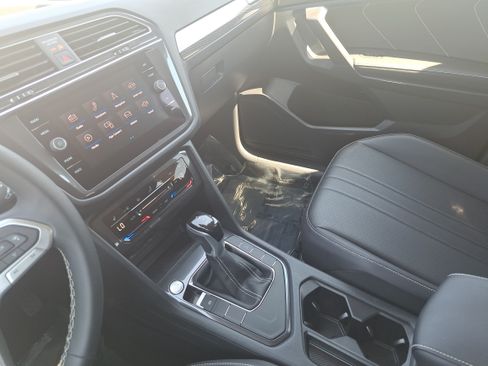 Used 2023 Volkswagen Tiguan SE FWD image 26