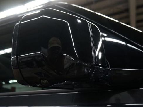 Used 2023 Land Rover Defender 90 S image 79