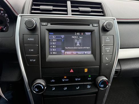 Used 2017 Toyota Camry SE w/ Moonroof Package image 21