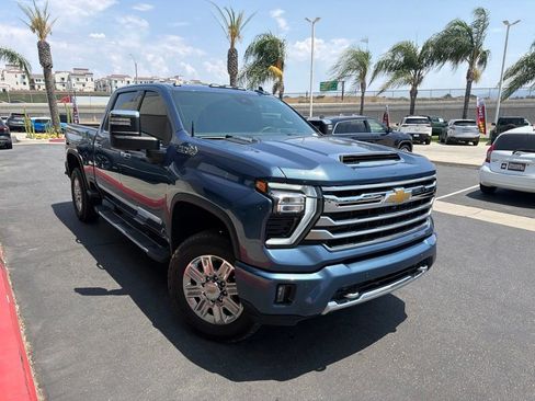 Used 2025 Chevrolet Silverado 2500 High Country w/ Technology Package AWD/4WD image 1