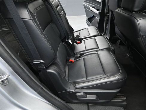 Used 2023 Ford Explorer Limited image 34