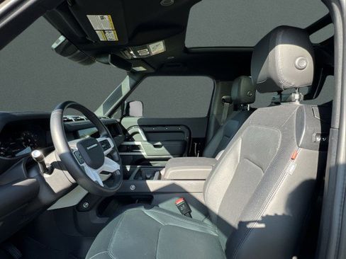 Used 2024 Land Rover Defender 90 X-Dynamic SE image 14