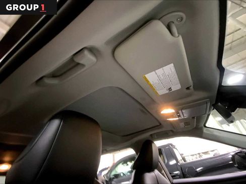 Used 2024 Toyota Highlander XLE image 13