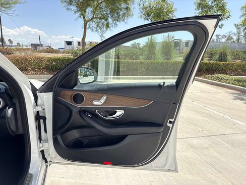 Used 2019 Mercedes-Benz C 300 Sedan image 14
