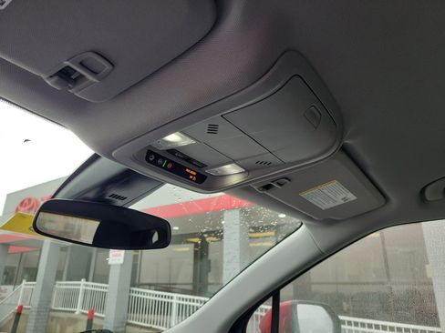 Used 2025 Chevrolet Blazer LT image 30