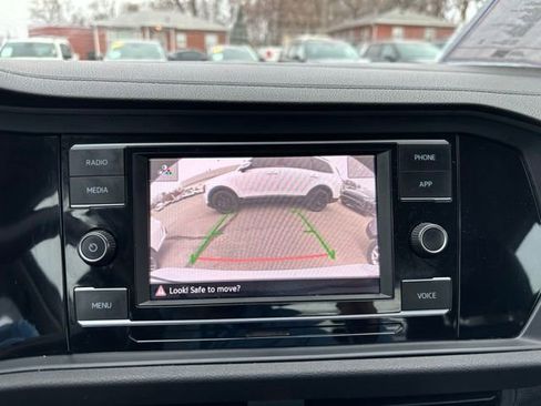 Used 2024 Volkswagen Jetta SE image 18