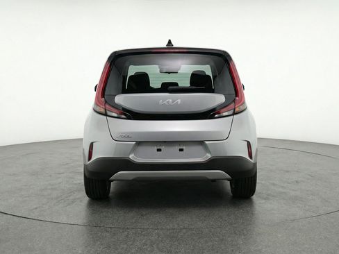 Used 2025 Kia Soul LX w/ LX Technology Package FWD image 7