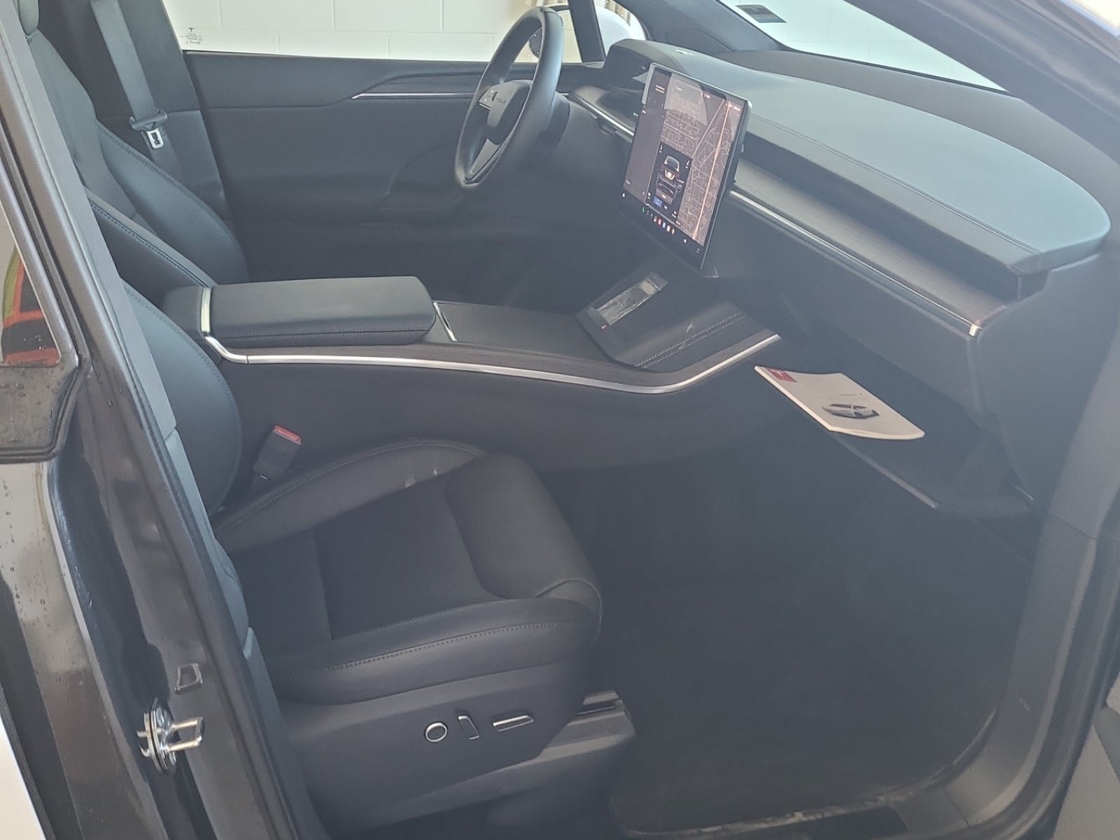 Used 2024 Tesla Model X AWD/4WD image 4