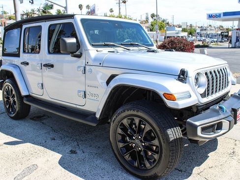 Used 2024 Jeep Wrangler Unlimited Sahara w/ Technology Group image 7