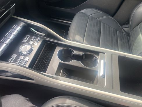 Used 2024 Lincoln Nautilus Reserve w/ Equipment Group 202A image 19