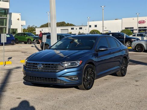 Used 2019 Volkswagen Jetta SEL Premium image 4