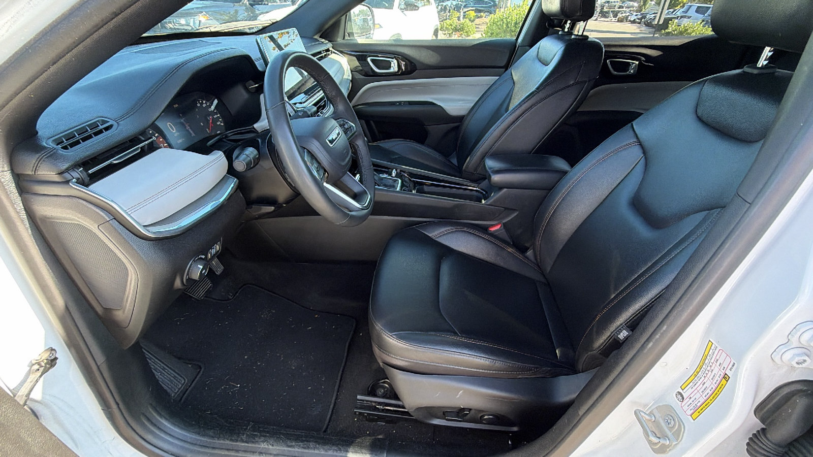 Used 2024 Jeep Compass Limited AWD/4WD image 16