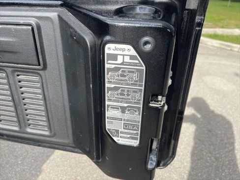 Certified 2018 Jeep Wrangler Sport AWD/4WD image 36