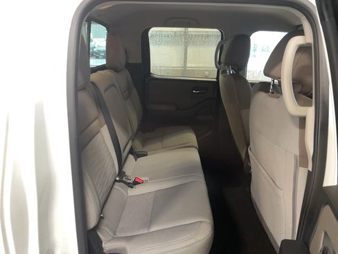 Used 2023 Nissan Frontier SV w/ SV Convenience Package image 21