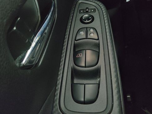 Used 2024 Nissan Versa SV image 27