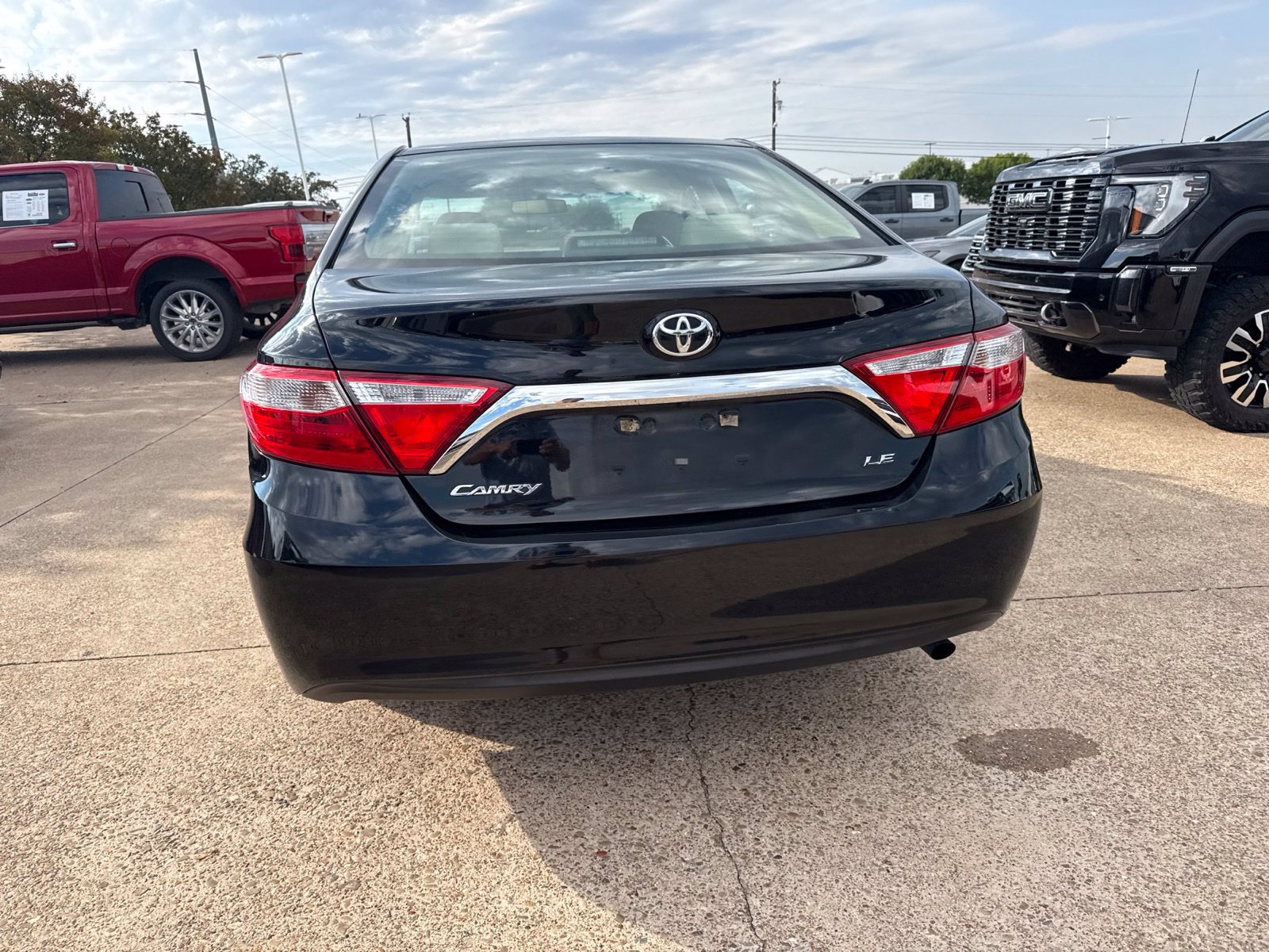 Used 2017 Toyota Camry LE w/ Protection Package (Q2) FWD image 6