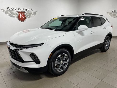 Used 2024 Chevrolet Blazer LT w/ Convenience Package AWD/4WD image 3