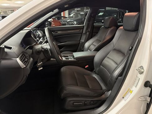 Used 2019 Honda Accord Sport image 18