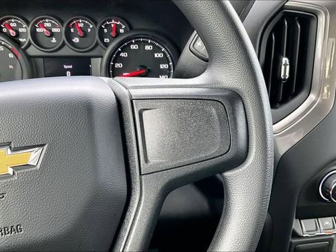 Used 2025 Chevrolet Silverado 1500 Custom image 13