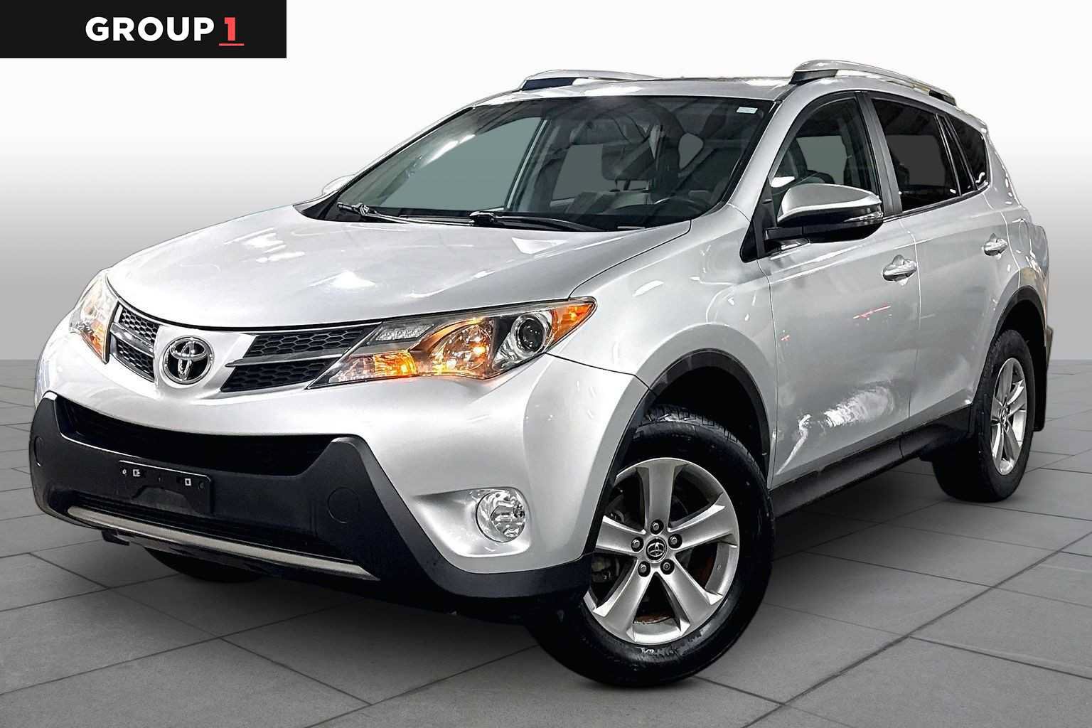 Used 2015 Toyota RAV4 XLE AWD/4WD image 1