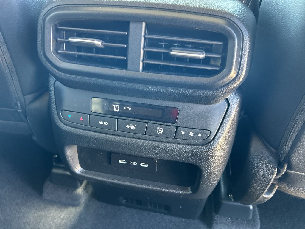 Used 2025 Honda Pilot Touring image 22